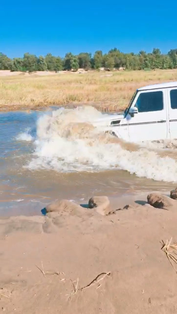 奔驰大g越野涉水