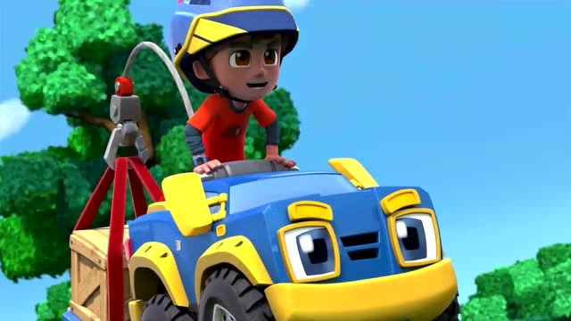 机灵宠物车:霏霏跑得比小刚快,她还不停向他炫耀,真是太烦了