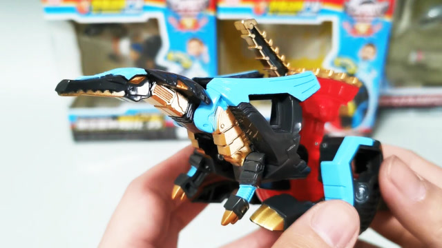 超强的机器恐龙变形蛋玩具!咖宝蛋神派诺轰棘龙来啦