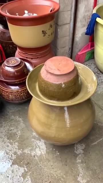 今天来买坛子盐酸菜,师傅却说这是"抓鬼"用的,看完我扭头就走