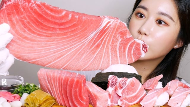 吃播吃价值千元的极品鲜美美味色泽莹润甘甜味美这样吃真的太过瘾