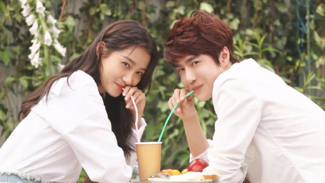 关晓彤王一博上演《二次初恋》,甜度堪称爆表,网友:鹿晗提刀来见