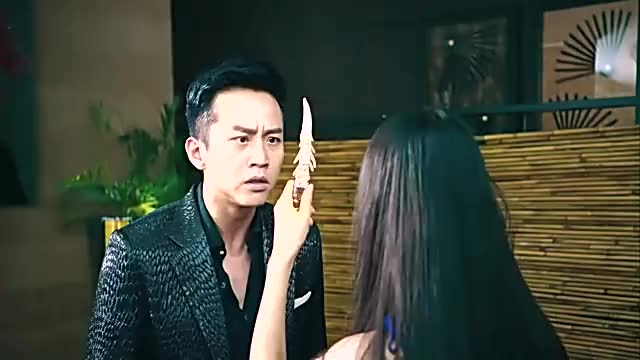 美人鱼:刘轩拿钻戒向美人鱼求婚,美人鱼崩溃