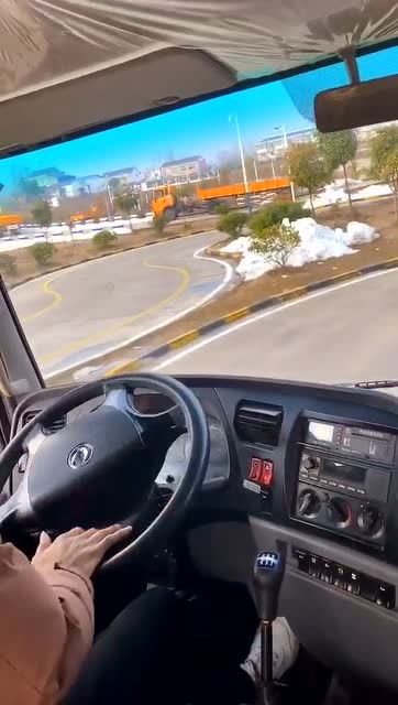 驾照考试,小哥哥增驾b2,练车挺认真的