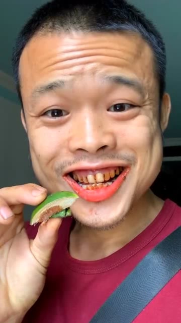 槟榔男神清晨吃个槟榔,心情美美的