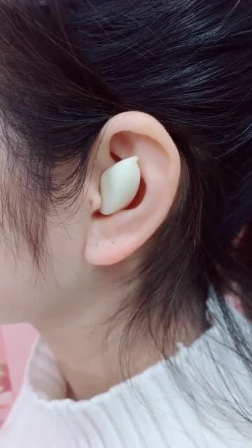大蒜塞耳朵里太厉害了,好多人都不知道它的作用,学会一辈子受用