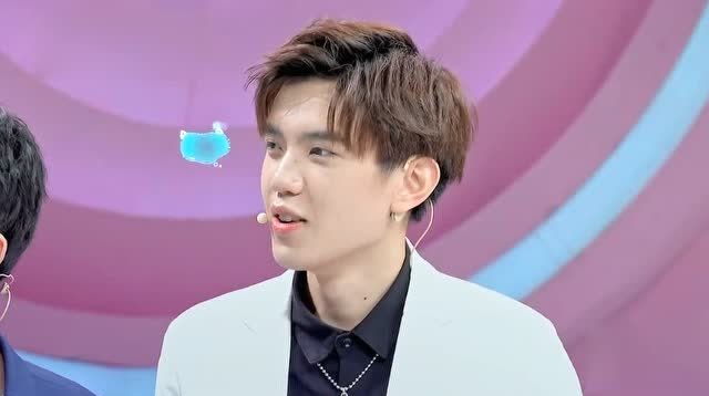 非常完美:女嘉宾摘下面具那一刻,童子沩看呆了