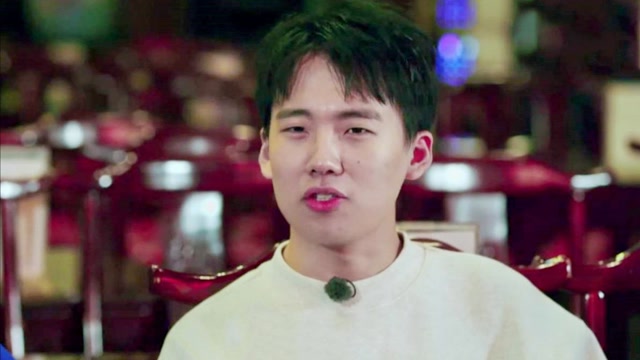 郭麒麟开挂现场,秒答快本超纲难题,这智商完全不像初中辍学的