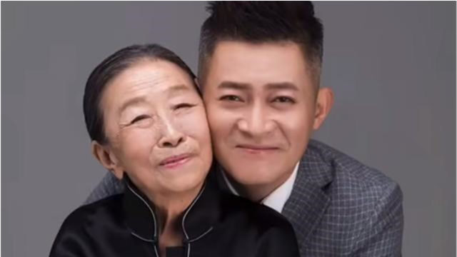 张少华杨志刚母子情深,当场下跪认干妈,张少华霸气护犊子