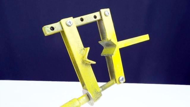 老师傅自制一把夹具,设计灵活巧妙,连自己都竖起了大拇指