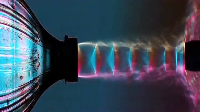 钻石状马赫环通常可以在火箭发动机的排气装置中看到