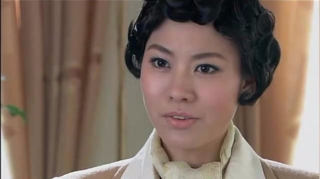 东陵大盗:金毓泽来挟持女伯爵,撩开衣服露出家伙,伯爵乖乖认怂