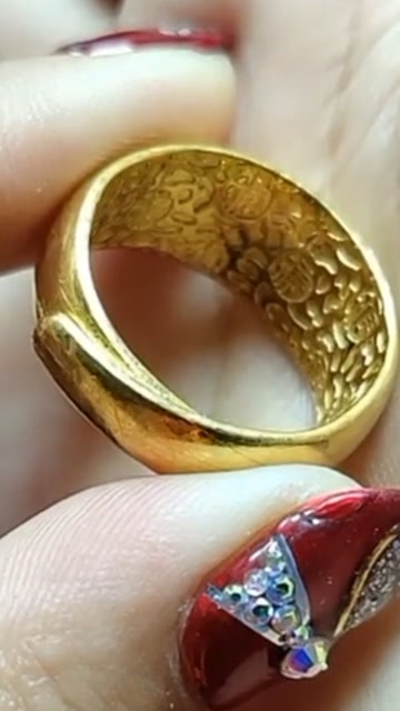金戒指的编绳手法.