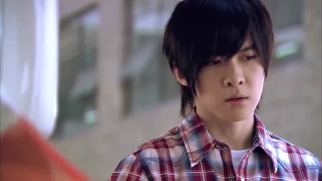 铠甲勇士铠传巴豆给封魔盒找了些虫子而阿介却偷走了召唤器