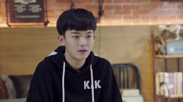 亲爱的热爱的韩商言独自留下令山原来是搞团建把令山吓坏了