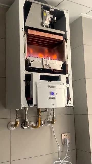 燃气热水器的内部燃烧竟然是这样,看着像焚化炉,这样真的不会出事吗?