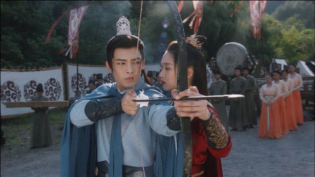 容瑕醉酒脸粉扑扑的真可爱,箭没射出去但姿势很完美,班婳近身教学好甜