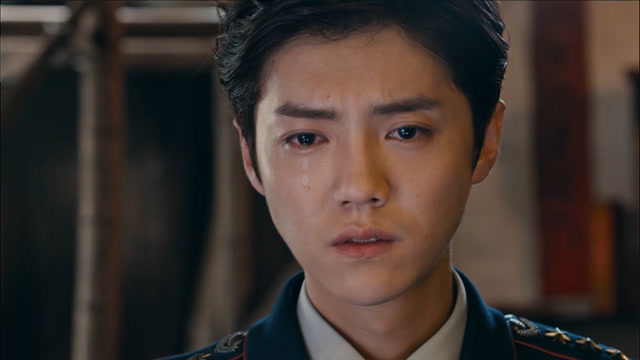 上海堡垒:鹿晗演技爆发,看着段戏流泪这一幕戳泪点