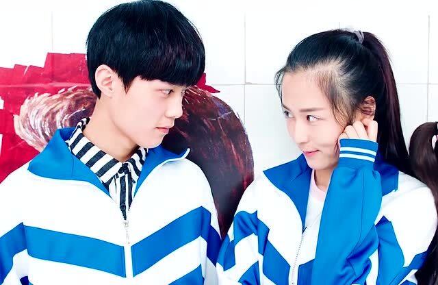 在学校有种最亲密的关系,就是同桌,你是否还记得同桌的她