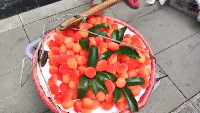 全网谁知道这是什么水果?老板儿说的叫做清香果,我根本就查不到.