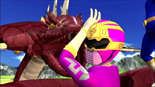 雪儿被巴蛇机械兽缠绕,众人合作救下雪儿