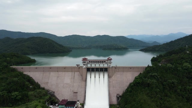 碗窑水库泄洪