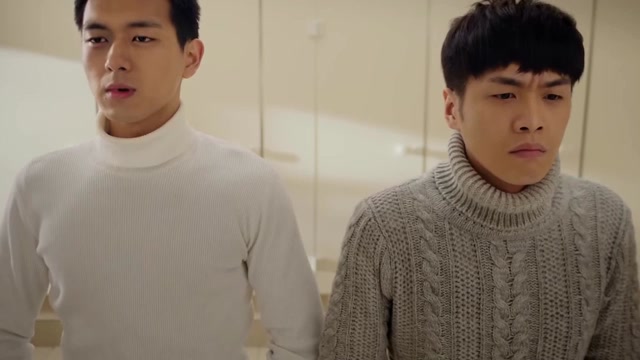 奇葩朵朵:当李现碰上张若昀,上厕所这段我也就看了十遍,太逗了