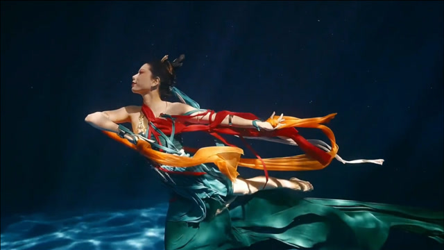 盘点惊艳世人的中国舞蹈:洛神演绎水下飞天,中国风舞蹈绝美登场