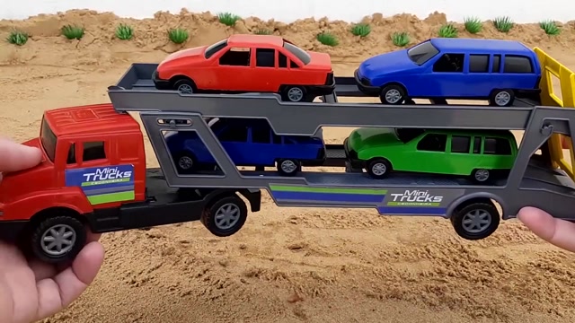 儿童玩具:大卡车运来彩色小汽车!