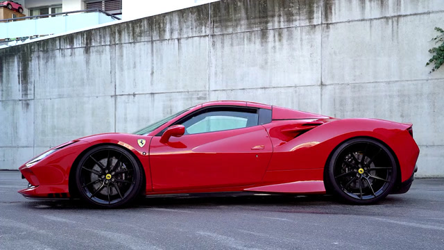 敞篷跃马 法拉利f8 tributo spider,艾特给你身边的富婆,暗示一下