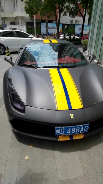 磨砂灰法拉利488车牌号也挂488