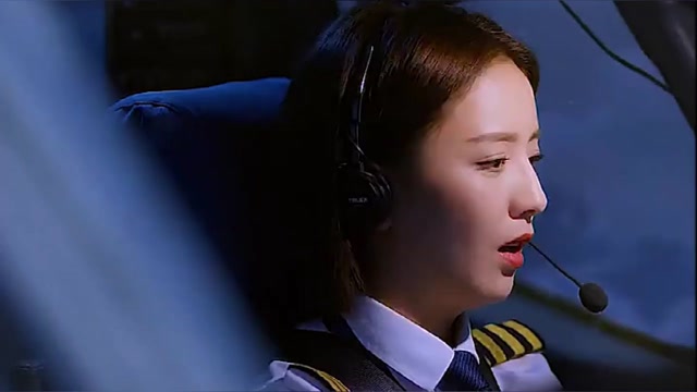 《爱的厘米》佟大为坐飞机护送心脏遇到机场关闭,机长佟丽娅太暖心