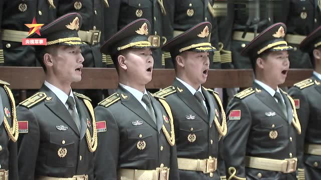 军乐团现场演奏:《火箭军进行曲》