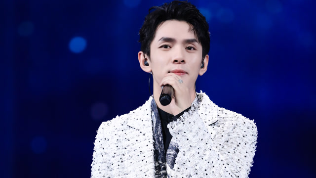 omg!当李佳琦《遇见》唱歌,低音炮超苏