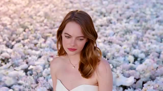 【分享】艾玛·斯通为路易·威登香水品牌——coeur battant代言