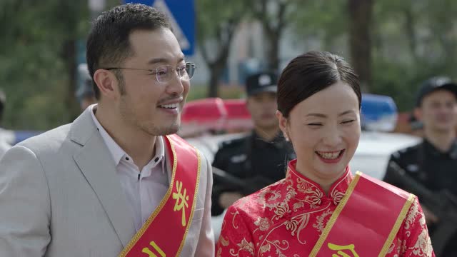 小欢喜:乔卫东宋倩复婚考场外自拍