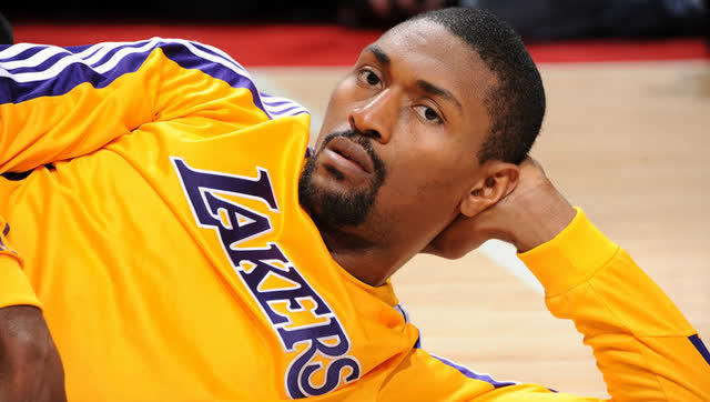 惹怒科比抱摔乔丹!慈世平生涯凶狠犯规合集