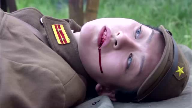 日军女狙击手疯狂狙击,国军美女一枪毙命