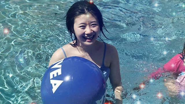 福原爱大尺度游泳出镜 自曝忘带泳衣真空上阵