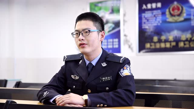 四川警察学院2013级学生九大队开展向蔡松松同志学习系列活动