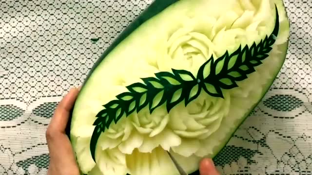 五星级大厨教你用西瓜雕塑双子叶玫瑰花摆盘,为匠心精神致敬!