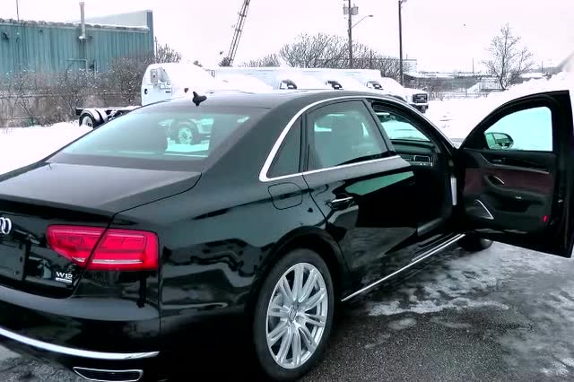 高官首脑的出行选择 实拍奥迪a8防弹车