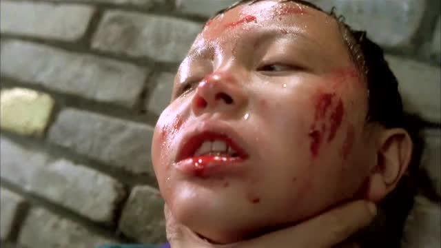 李连杰为隐藏卧底身份不惜掐死自己的儿子