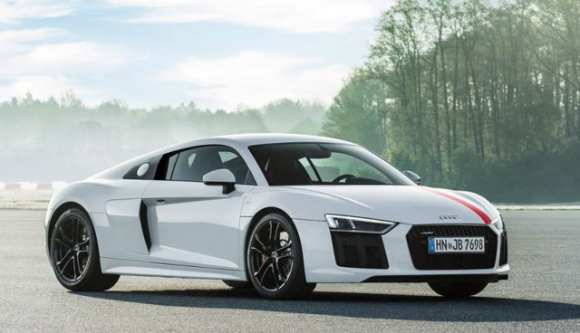 惊险一刻 奥迪r8纽北赛道侧滑险撞车