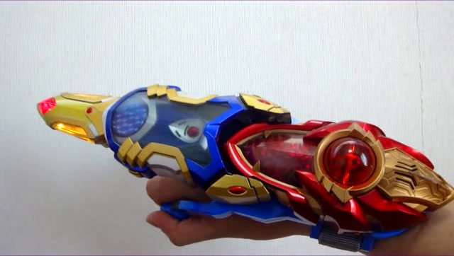 《希卡利奥特曼》变身器实物展示!