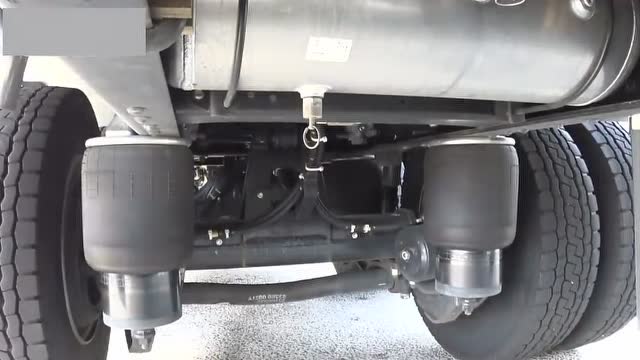 卡车的空气悬架,看着这工作过程就知道肯定很舒服