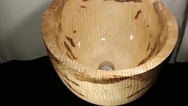 木工师傅自制一个木制水槽盆,这手艺不得不服