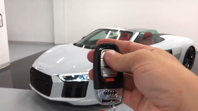 价值200万的奥迪r8,按下钥匙那一刻才明白灯厂的定义!