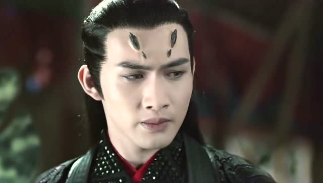 白浅毁了玄女的容貌,告诉玄女折颜的易容术做坏事会遭反噬