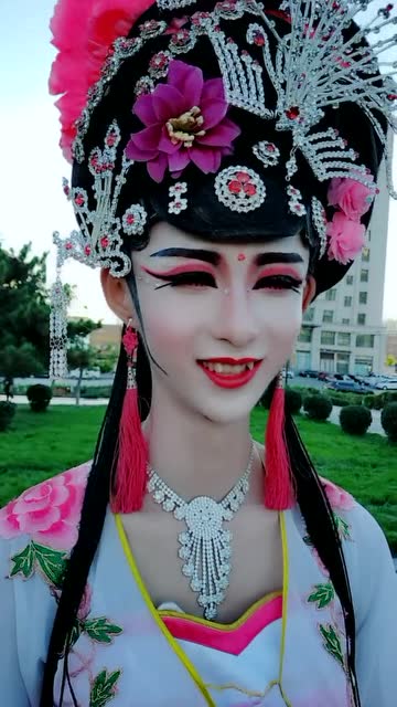 最近这个视频火了反串美女十二妹